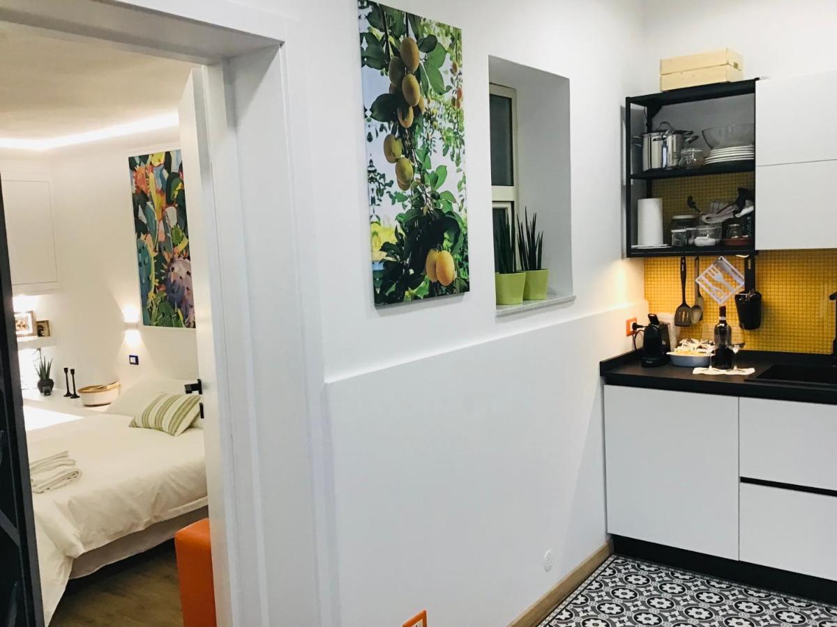 Lavica Di Mezzo Apartments 卡塔尼亚 外观 照片