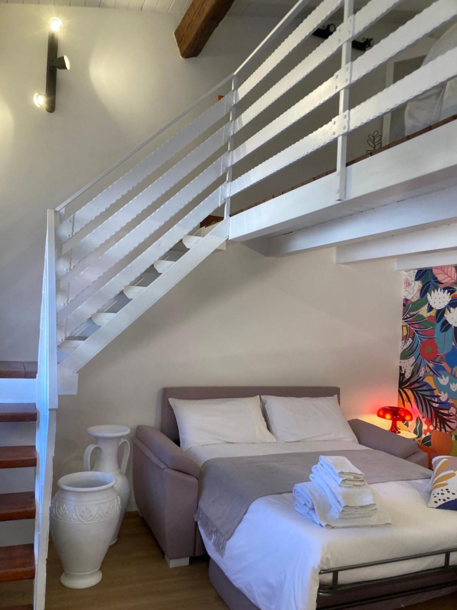 Lavica Di Mezzo Apartments 卡塔尼亚 外观 照片